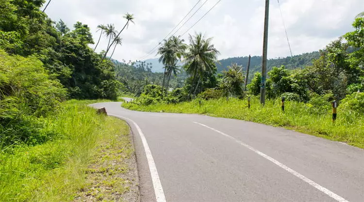 Jungle weg op Pulau Weh bij Sumatra