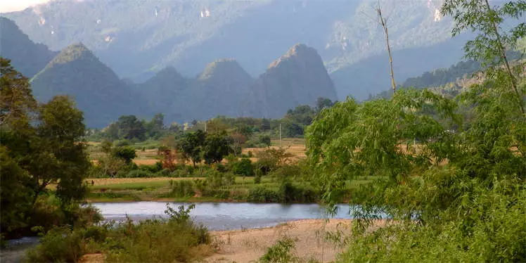 Bergen bij Vang Vieng in Laos