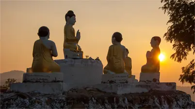 Sunset Hill Nine Buddha Hill beklimmen Hsipaw Myanmar