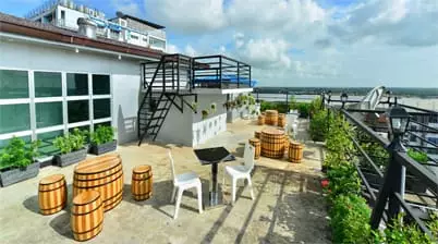 Yangon guesthouse - Backpacker Bed & Breakfast