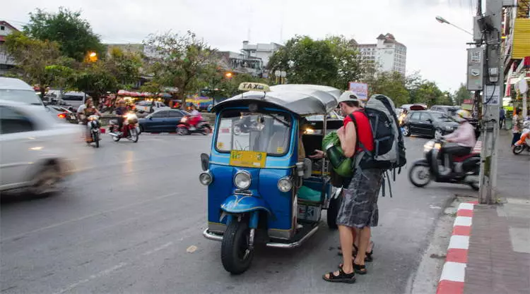 Backpackers zoeken route Myanmar