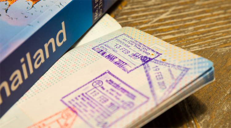Paspoort met visum Thailand visa exemption stempel