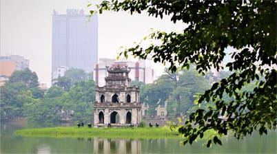 Hoan Kiem meer en Ngoc Son tempel Hanoi Bezienswaardigheden backpacken Vietnam