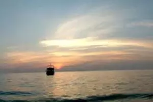 048-thailand-koh-chang-lonely-beach