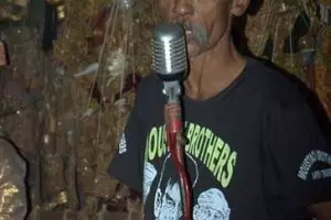 437-myanmar-mandalay-moustache-brothers