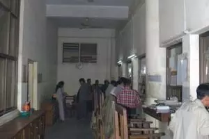 457-myanmar-mandalay-stationsloket
