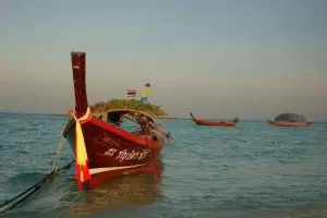 737-thailand-koh-lipe-longtailboot-sunrise-beach
