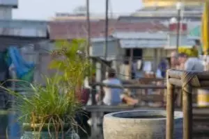 428-cambodja-phnom-penh-uitzicht-floating-island-guesthouse