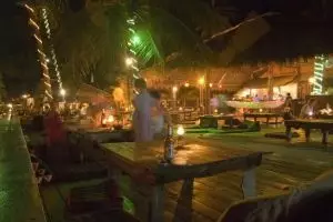 522-thailand-koh-chang-lonely-beach-siam-huts
