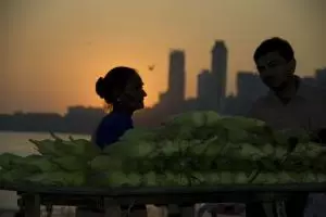 773-sunset-chowpatt-beach-mumbai_copy_1
