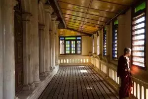 581-myanmar-mawlamyine-2010