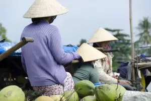 1224-vietnam-mekong-delta-can-tho-floating-marketing